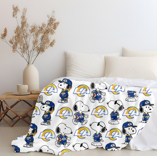 Snoopy x Rams Plush Blanket